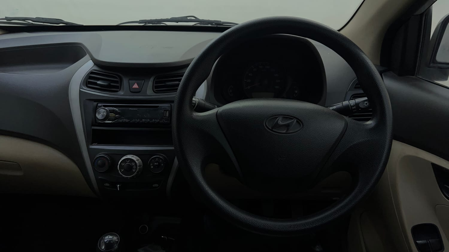 Used 2016 Hyundai Eon Era + Petrol Manual interior STEERING VIEW