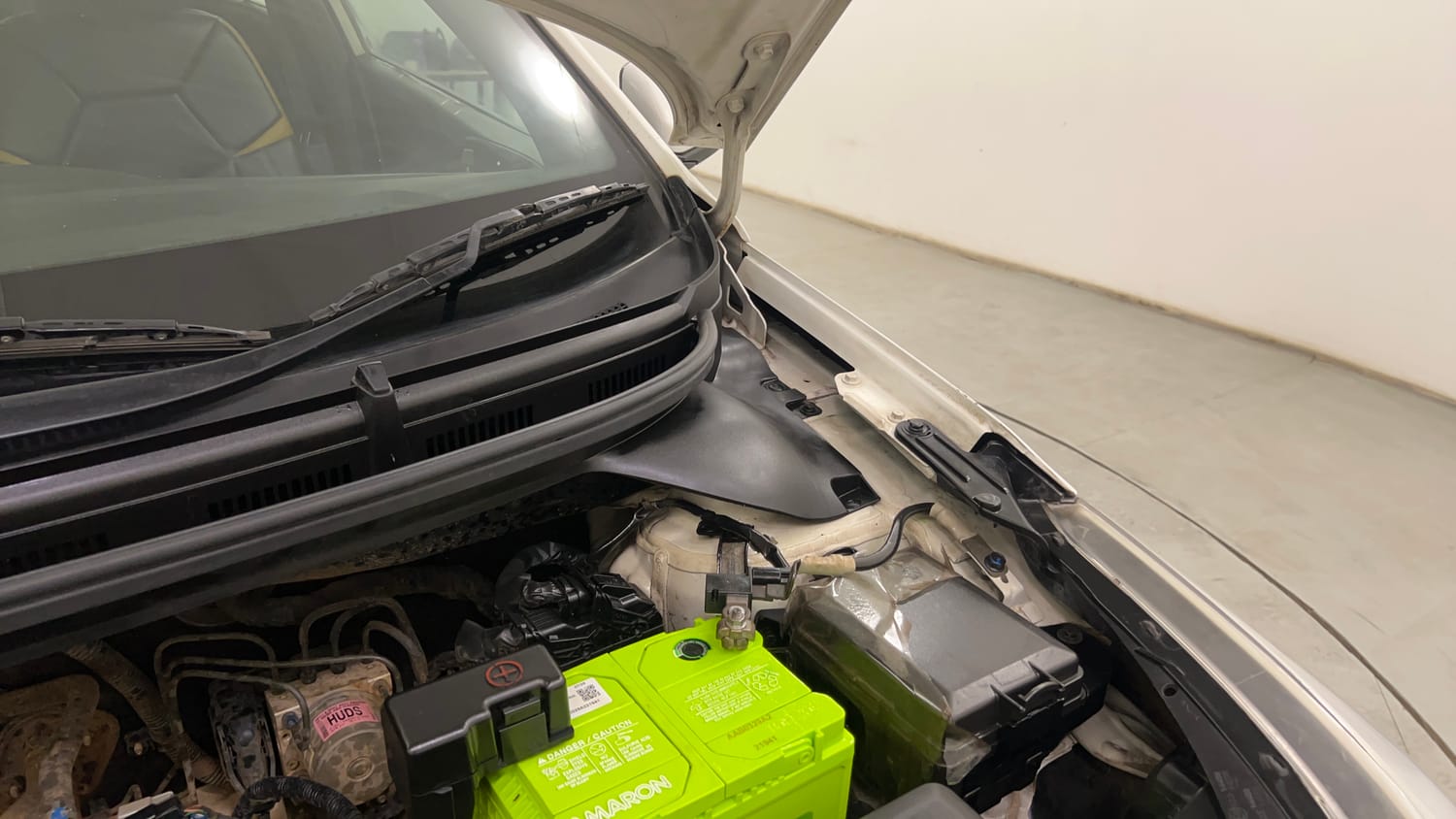 Used 2017 Hyundai i20 Active 1.2 S Petrol Manual engine ENGINE LEFT SIDE HINGE & APRON VIEW