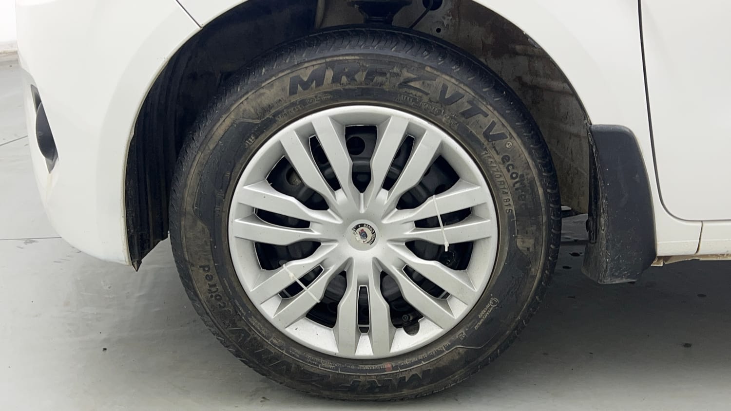 Used 2024 Maruti Suzuki Wagon R VXI 1.0 Petrol Manual tyres LEFT FRONT TYRE RIM VIEW