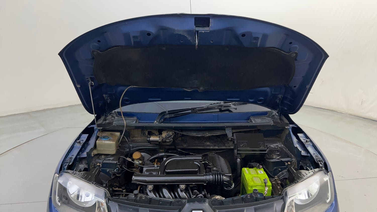 Used 2017 Renault Kwid CLIMBER 1.0 AMT Petrol Automatic engine ENGINE & BONNET OPEN FRONT VIEW