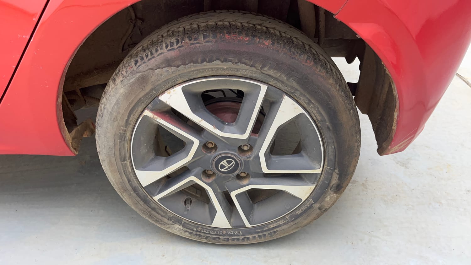 Used 2021 Tata Tiago XZA Plus Petrol Automatic tyres LEFT REAR TYRE RIM VIEW