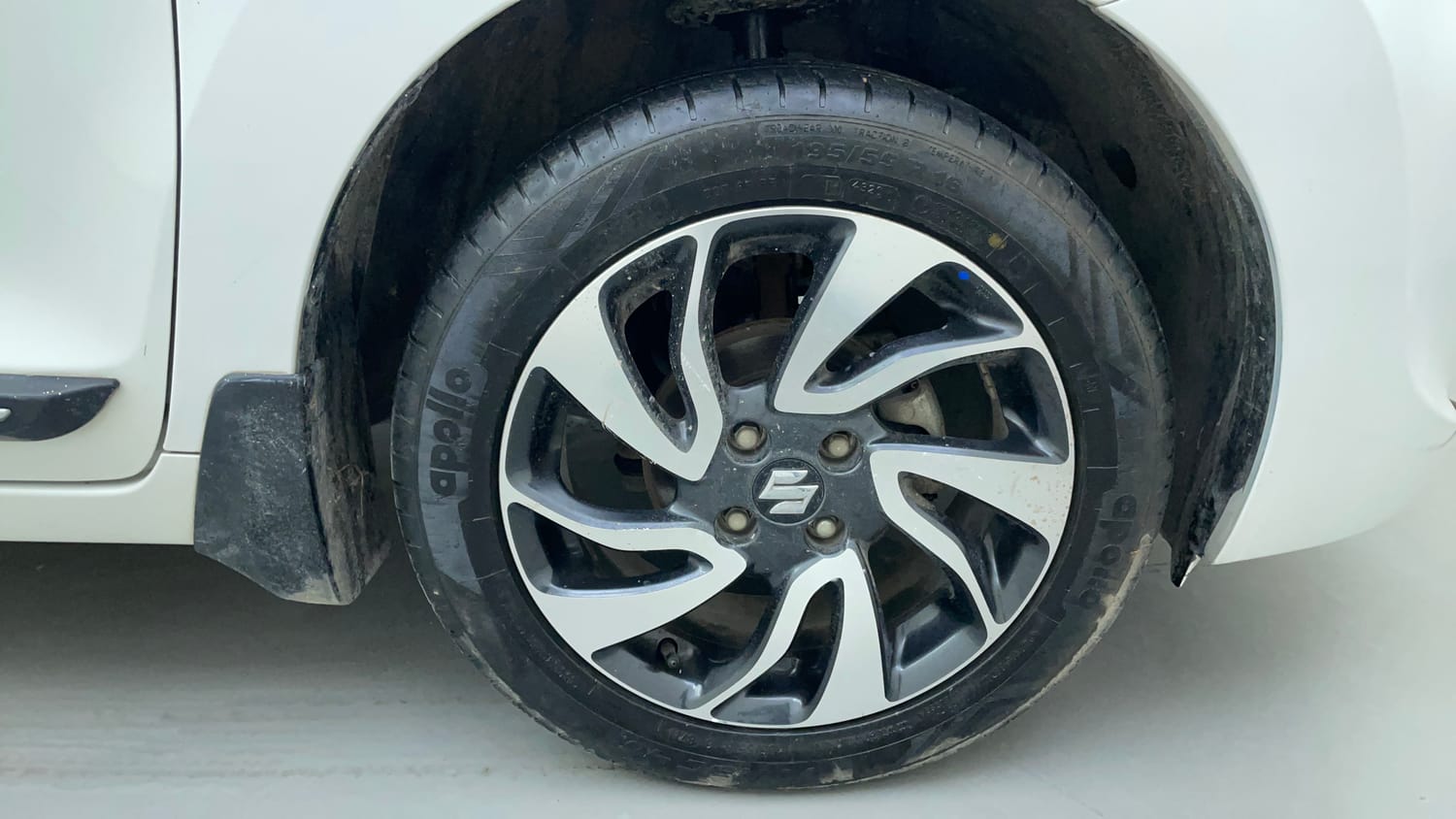 Used 2020 Maruti Suzuki Baleno Zeta Petrol Manual tyres RIGHT FRONT TYRE RIM VIEW