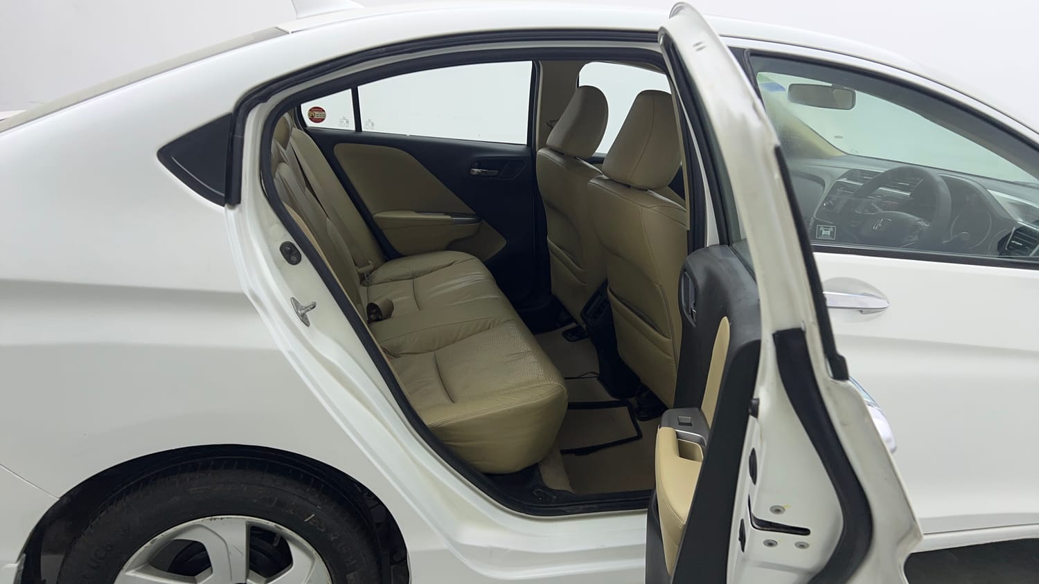 Used 2015 Honda City VX CVT Petrol Automatic interior RIGHT SIDE REAR DOOR CABIN VIEW