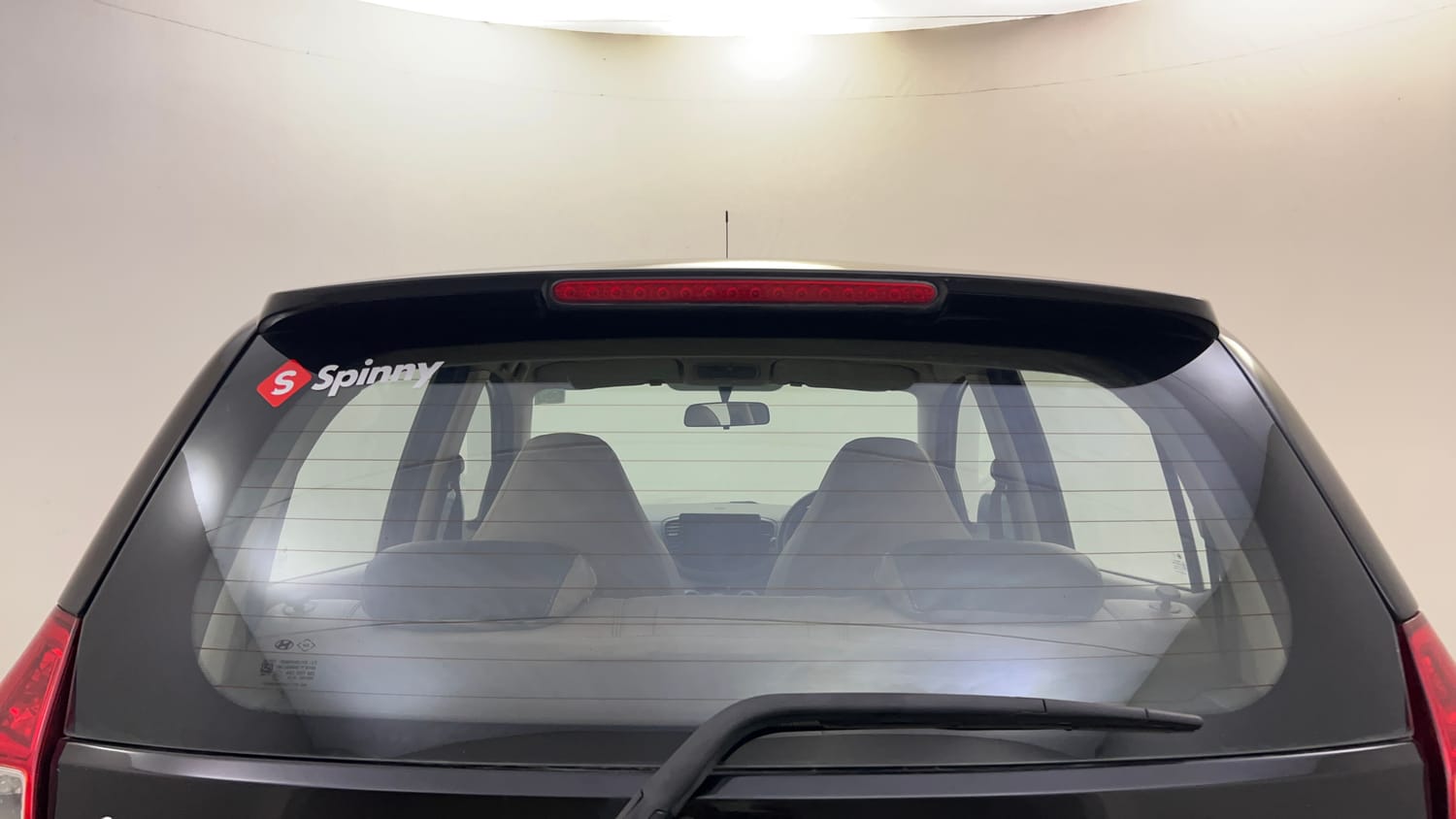 Used 2013 Hyundai i10 Sportz 1.2 Kappa2 Petrol Manual top_features Rear defogger
