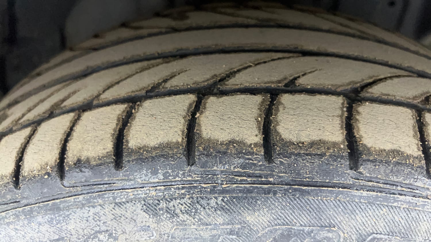 Used 2016 Ford EcoSport Titanium+ 1.5L TDCi Diesel Manual tyres RIGHT FRONT TYRE TREAD VIEW
