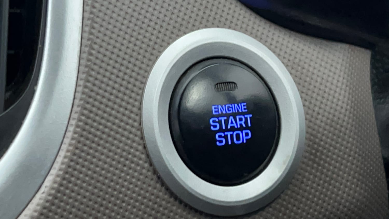 Used 2019 Hyundai Creta SX 1.6 Petrol Petrol Manual top_features Keyless start