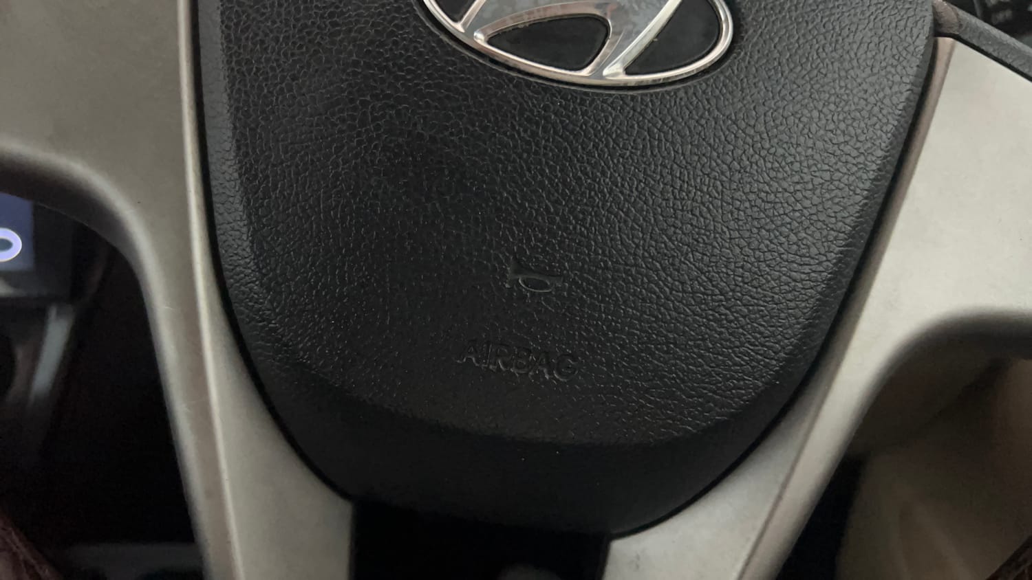 Used 2018 Hyundai Eon Era + AirBag Petrol Manual top_features Airbags