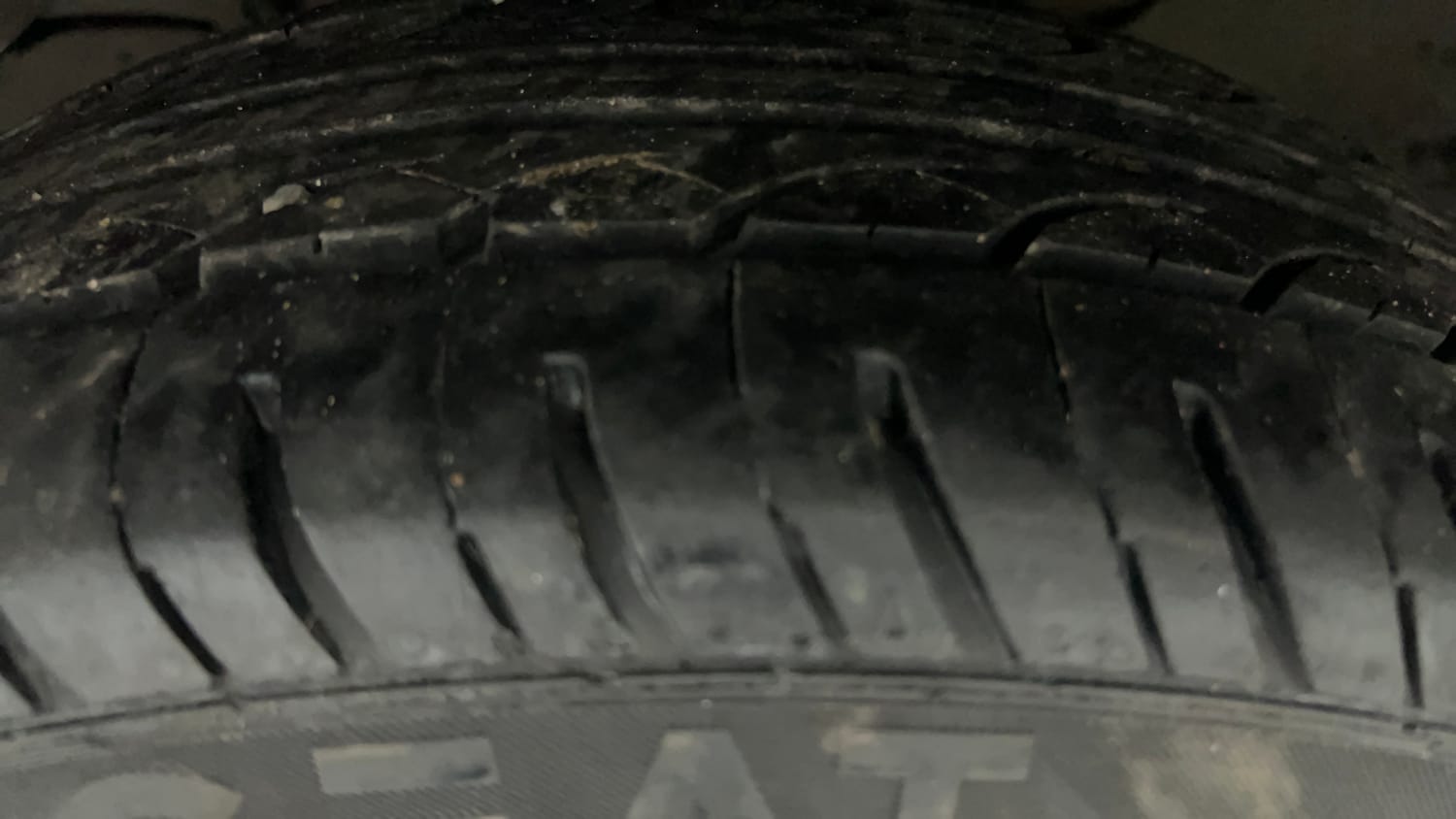 Used 2022 Tata Tigor XZ CNG Cng Manual tyres LEFT FRONT TYRE TREAD VIEW