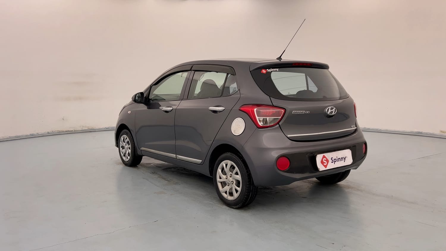 Used 2017 Hyundai Grand i10 Magna 1.2 Kappa VTVT Petrol Manual exterior LEFT REAR CORNER VIEW