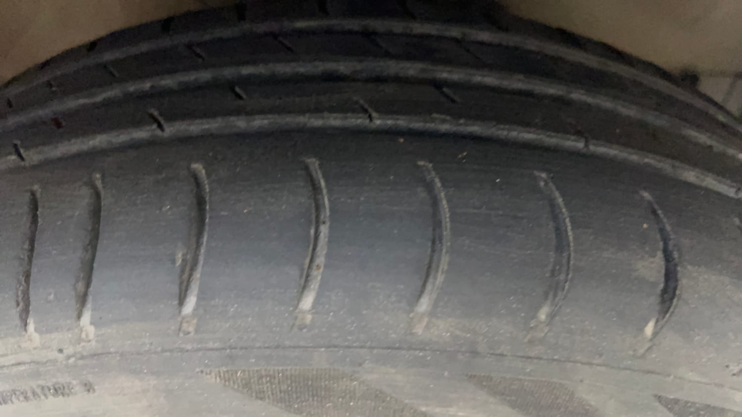Used 2013 Maruti Suzuki A-Star Vxi (ABS) AT Petrol Automatic tyres RIGHT FRONT TYRE TREAD VIEW