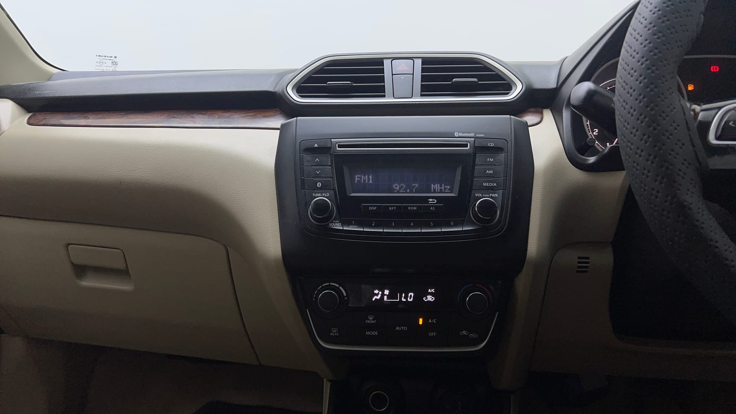 Used 2019 Maruti Suzuki Dzire ZXi AMT Petrol Automatic interior MUSIC SYSTEM & AC CONTROL VIEW