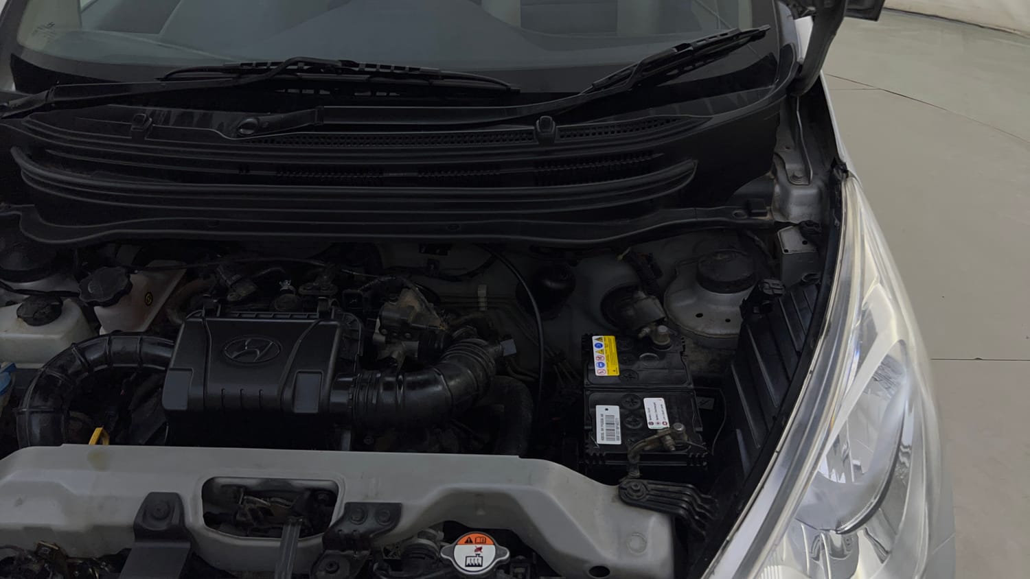 Used 2016 Hyundai Eon Era + Petrol Manual engine ENGINE LEFT SIDE HINGE & APRON VIEW