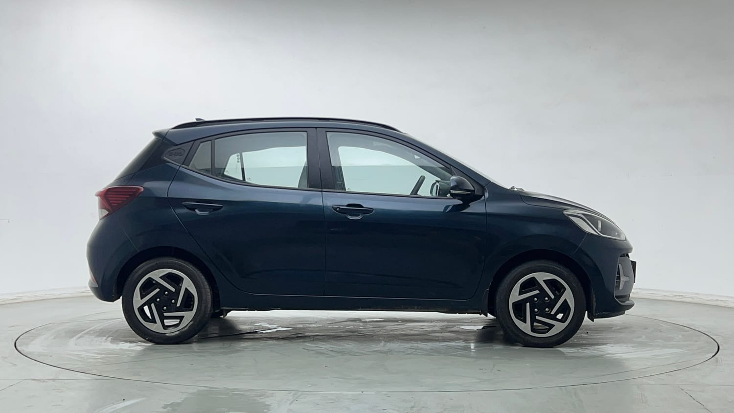 Used 2024 Hyundai Grand i10 Nios Sportz 1.2 Kappa VTVT Petrol Manual exterior RIGHT SIDE VIEW