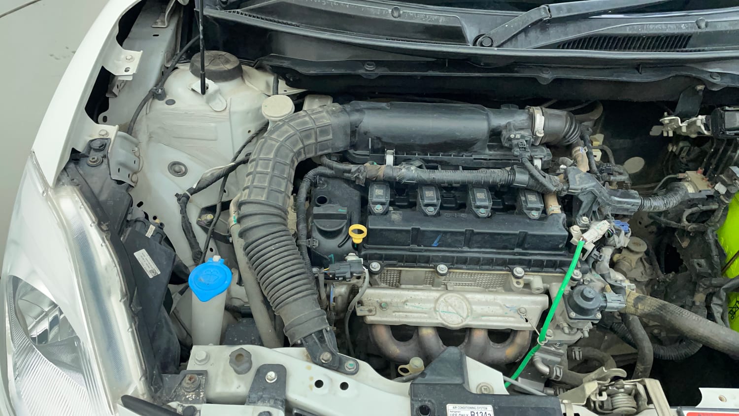 Used 2022 Maruti Suzuki Swift VXi Petrol Manual engine ENGINE RIGHT SIDE VIEW