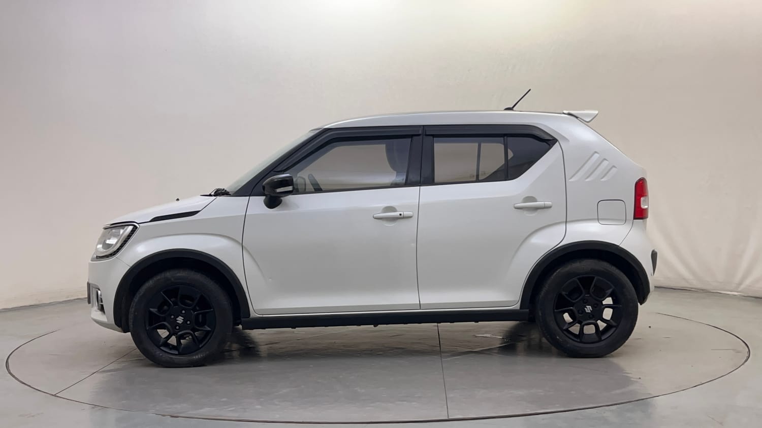 Used 2018 Maruti Suzuki Ignis Alpha 1.2 AMT Petrol Automatic exterior LEFT SIDE VIEW