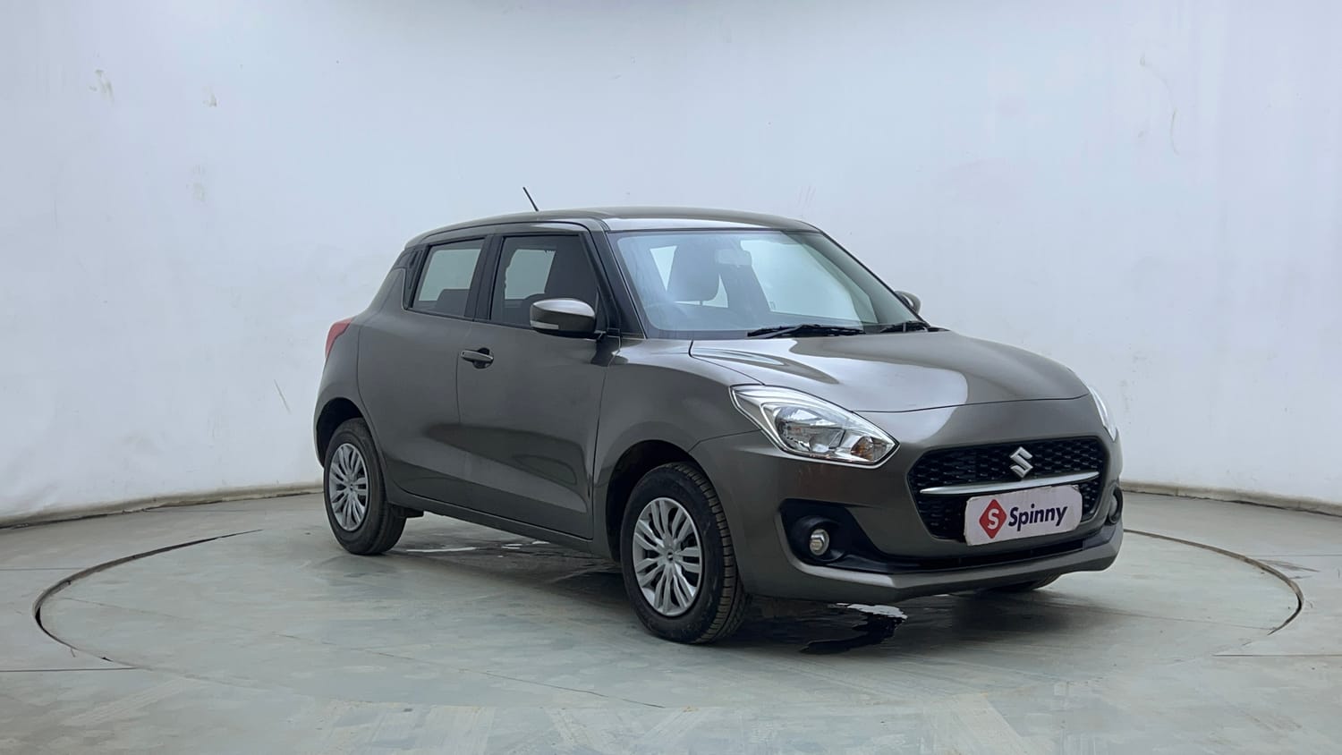 Used 2024 Maruti Suzuki Swift VXi Petrol Manual exterior RIGHT FRONT CORNER VIEW