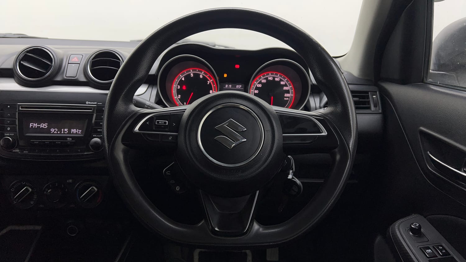 Used 2019 Maruti Suzuki Swift VXi AMT Petrol Automatic interior STEERING VIEW