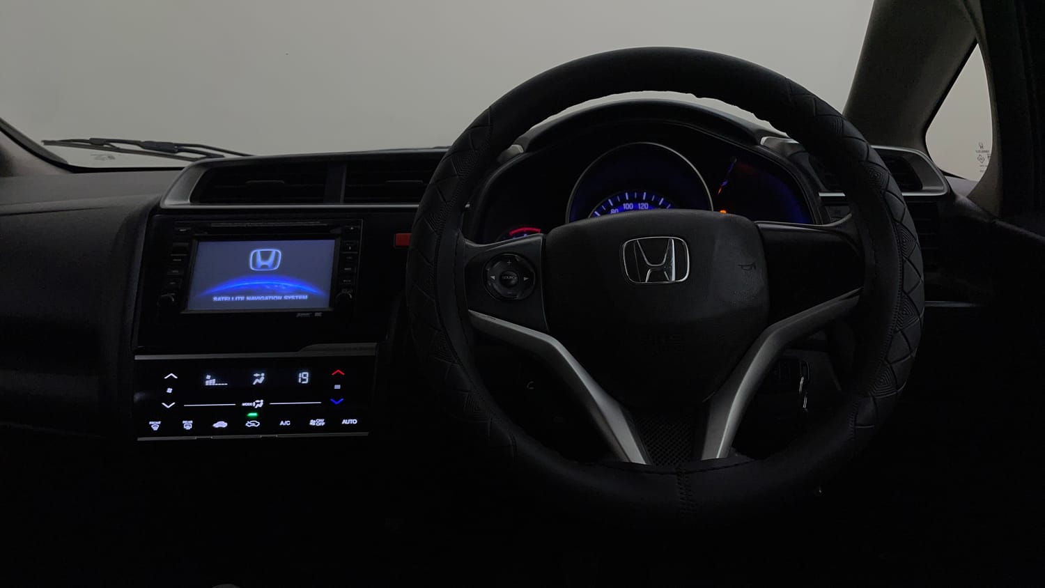 Used 2016 Honda Jazz VX Diesel Diesel Manual interior STEERING VIEW