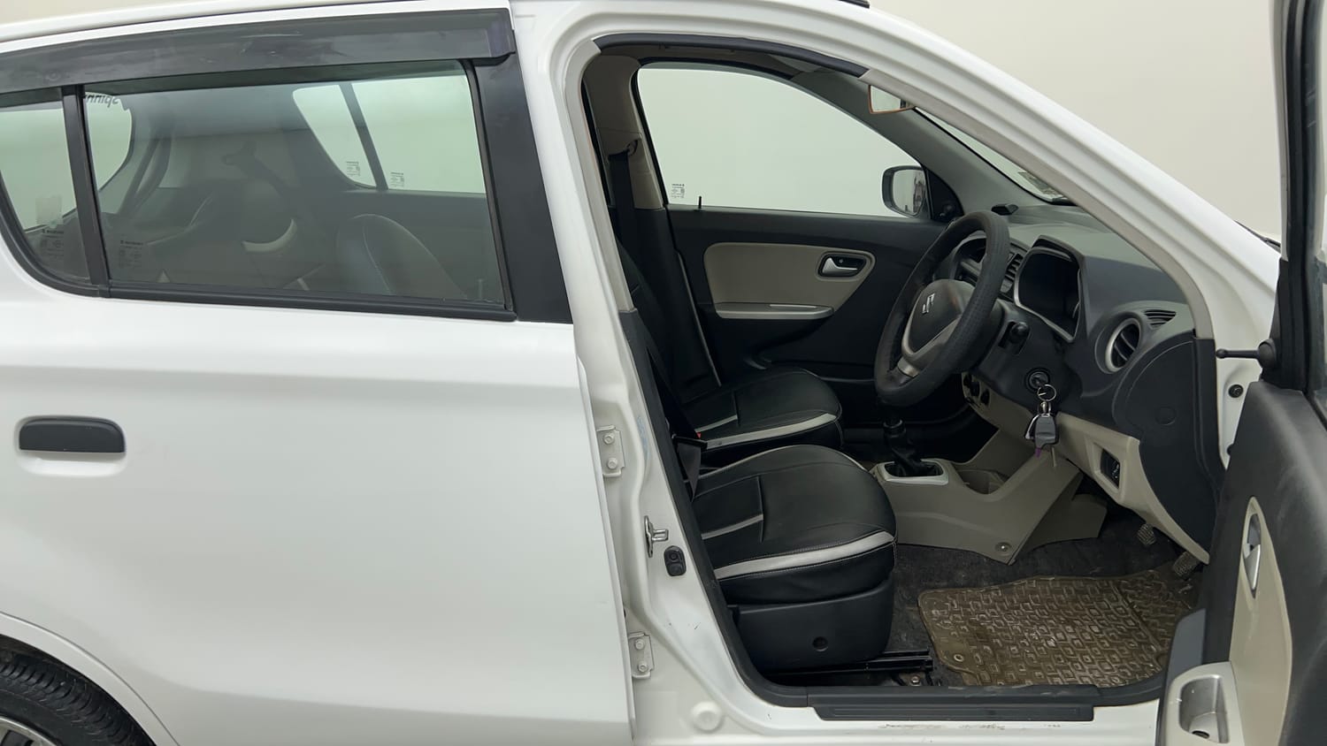 Used 2018 Maruti Suzuki Alto K10 LXi Petrol Manual interior RIGHT SIDE FRONT DOOR CABIN VIEW