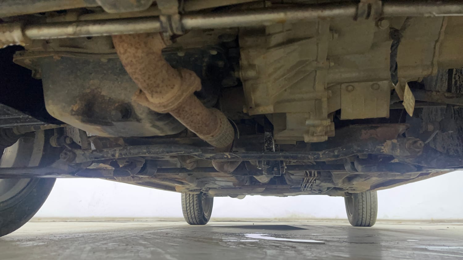 Used 2021 Tata Tiago XZA Plus Petrol Automatic extra FRONT LEFT UNDERBODY VIEW