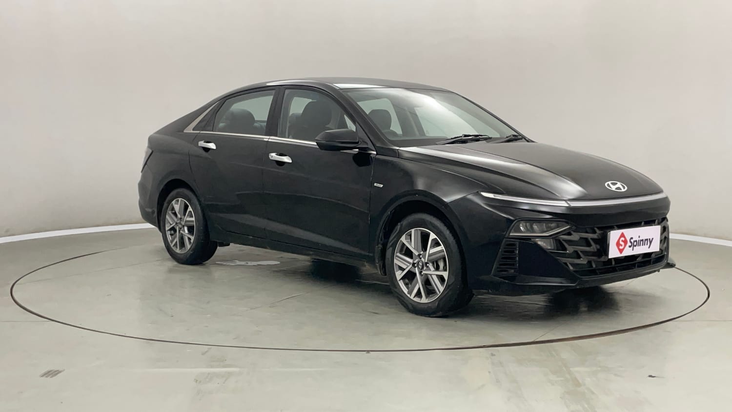 Used 2023 Hyundai Verna SX 1.5 Petrol IVT Petrol Automatic exterior RIGHT FRONT CORNER VIEW