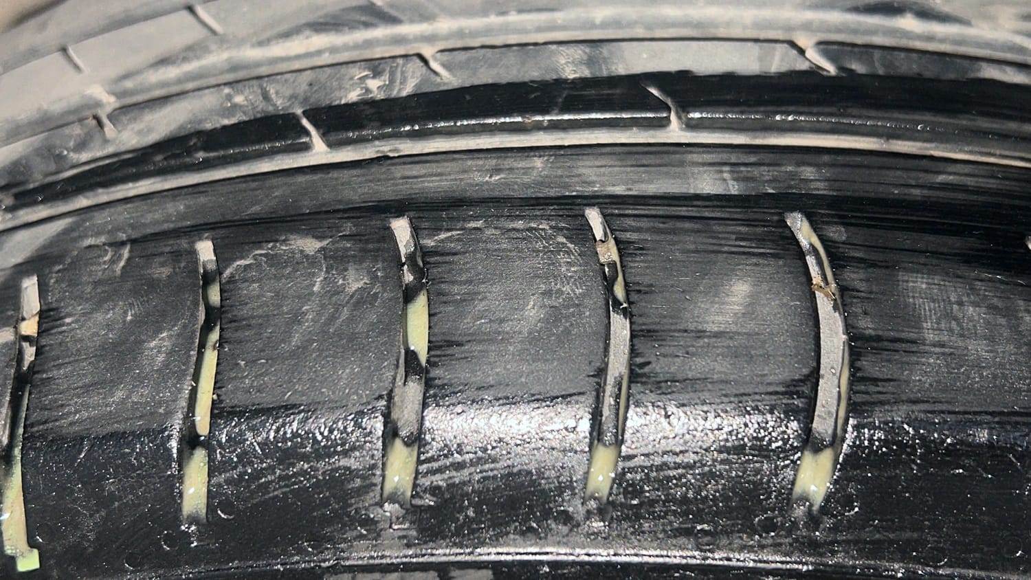 Used 2013 Hyundai Grand i10 Sportz 1.2 Kappa VTVT Petrol Manual tyres LEFT REAR TYRE TREAD VIEW