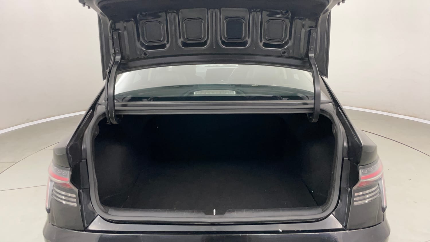 Used 2023 Hyundai Verna SX 1.5 Petrol IVT Petrol Automatic interior DICKY INSIDE VIEW