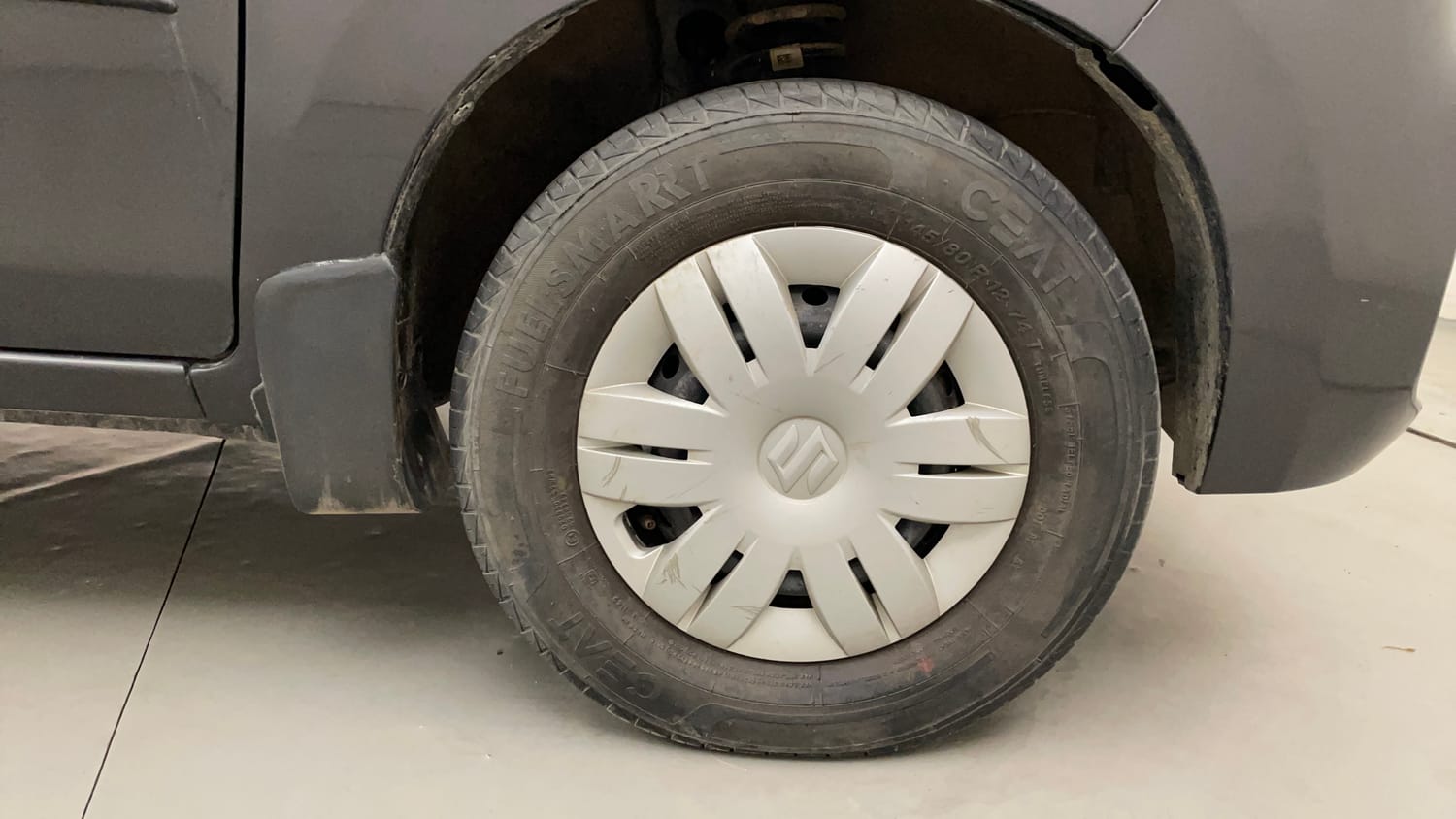 Used 2021 Maruti Suzuki Alto 800 Vxi Plus Petrol Manual tyres RIGHT FRONT TYRE RIM VIEW
