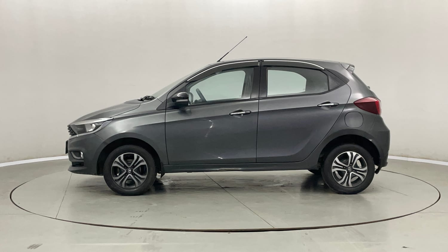 Used 2022 Tata Tiago Revotron XZ Plus Cng (outside fitted) Cng Manual exterior LEFT SIDE VIEW