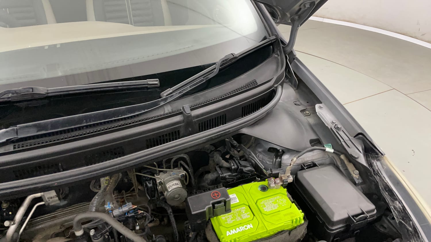 Used 2019 Hyundai Elite i20 Sportz Plus 1.2 Petrol Manual engine ENGINE LEFT SIDE HINGE & APRON VIEW