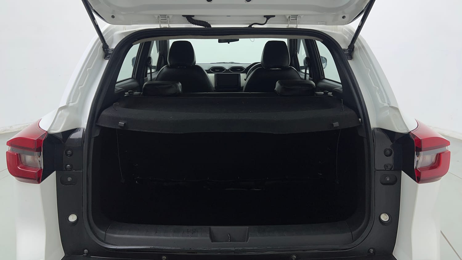 Used 2023 Nissan Magnite XL Petrol Manual interior DICKY INSIDE VIEW
