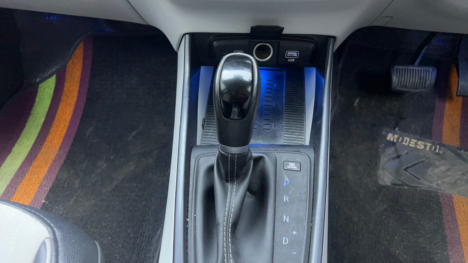 Used 2024 Hyundai New i20 Asta (O) 1.2 IVT Petrol Automatic interior GEAR  KNOB VIEW