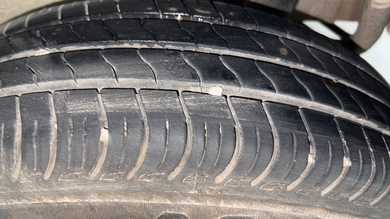 Used 2024 Maruti Suzuki S-Presso VXi Plus (O) AMT Petrol Automatic tyres LEFT REAR TYRE TREAD VIEW