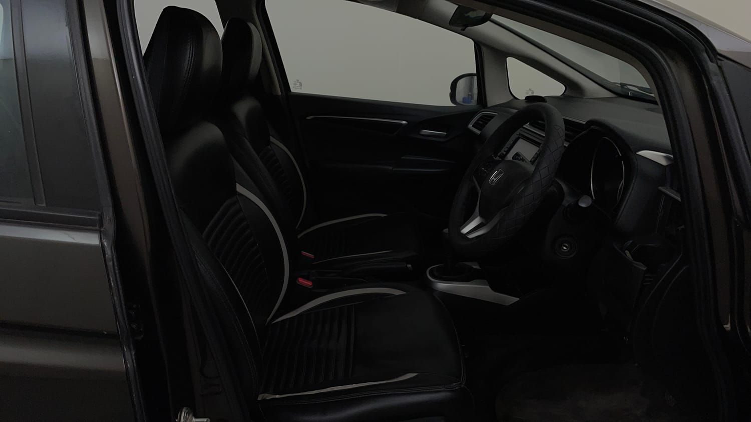 Used 2016 Honda Jazz VX Diesel Diesel Manual interior RIGHT SIDE FRONT DOOR CABIN VIEW