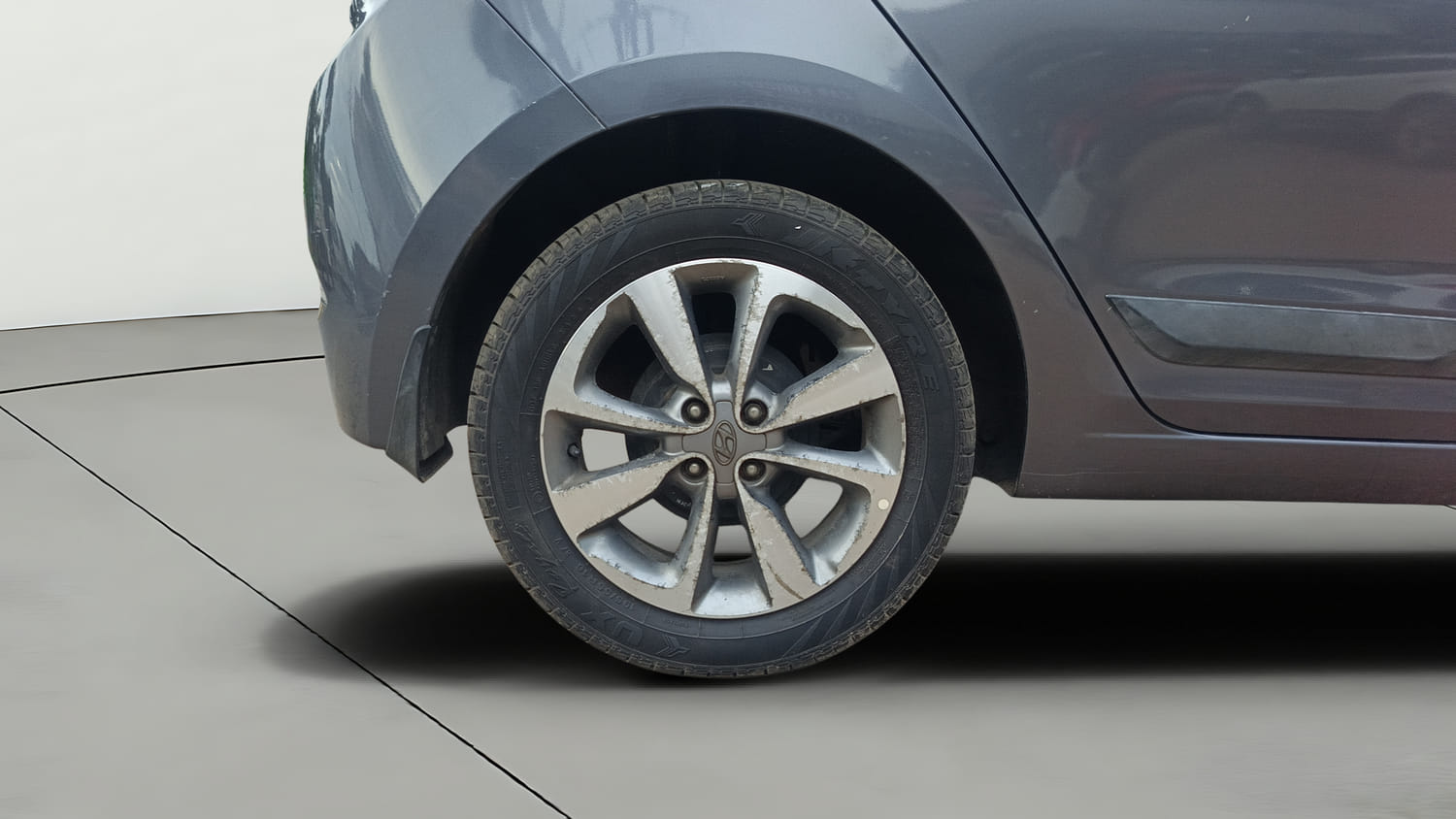 Used 2018 Hyundai Elite i20 Asta 1.2 Petrol Manual tyres RIGHT REAR TYRE RIM VIEW