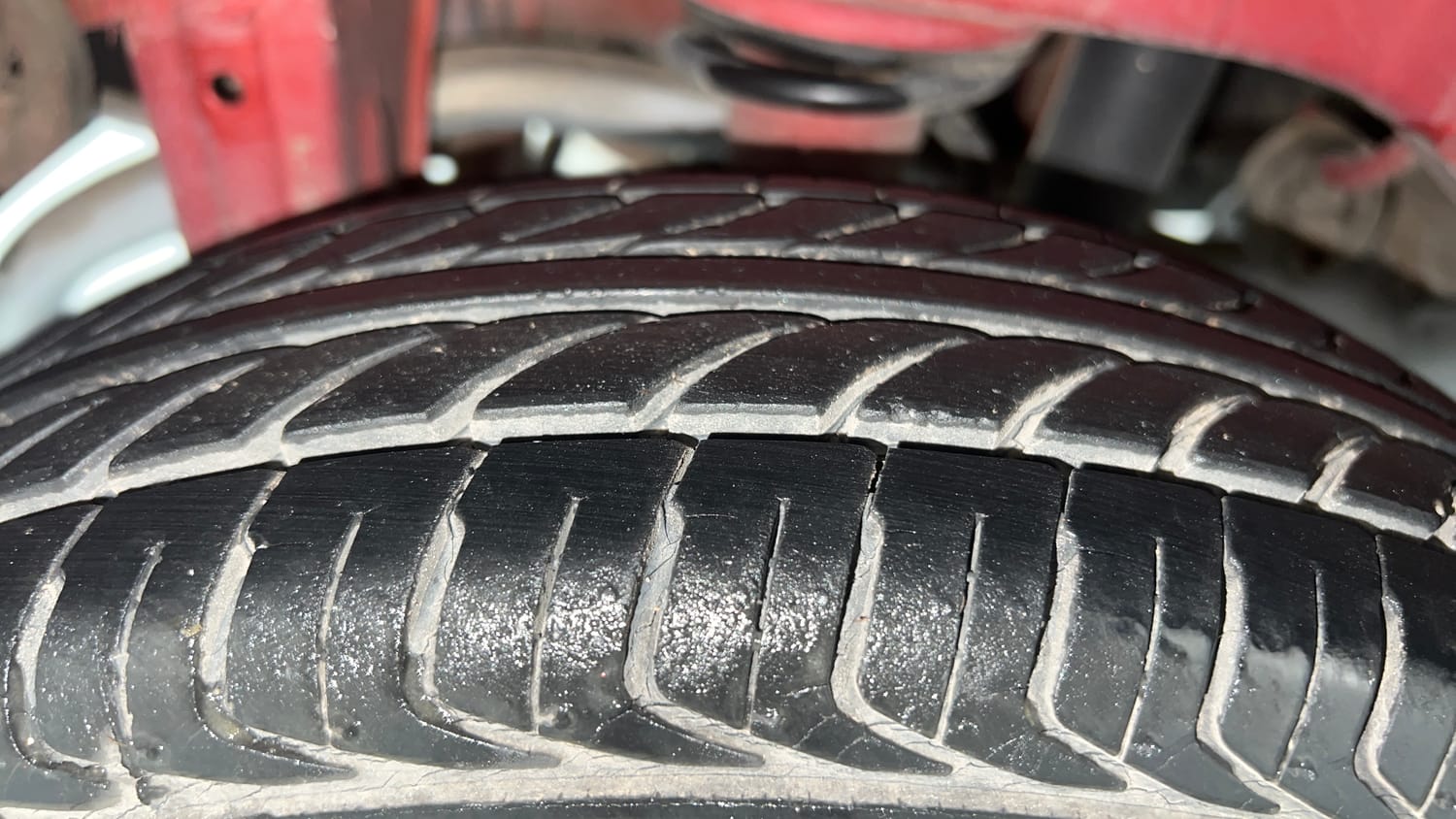 Used 2014 Maruti Suzuki Alto 800 Lxi Petrol Manual tyres RIGHT REAR TYRE TREAD VIEW