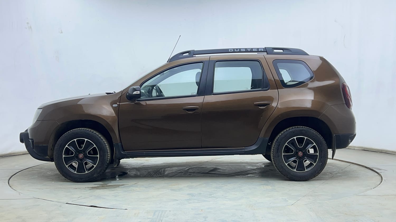 Used 2017 Renault Duster 85 PS RXS 4X2 MT Diesel Diesel Manual exterior LEFT SIDE VIEW