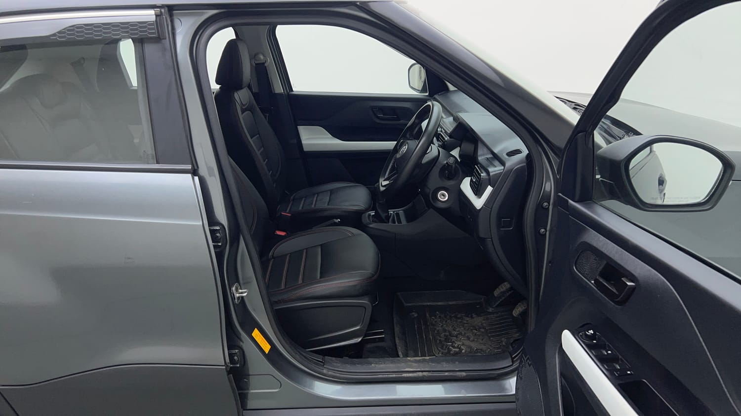 Used 2023 Tata Punch Pure MT Petrol Manual interior RIGHT SIDE FRONT DOOR CABIN VIEW
