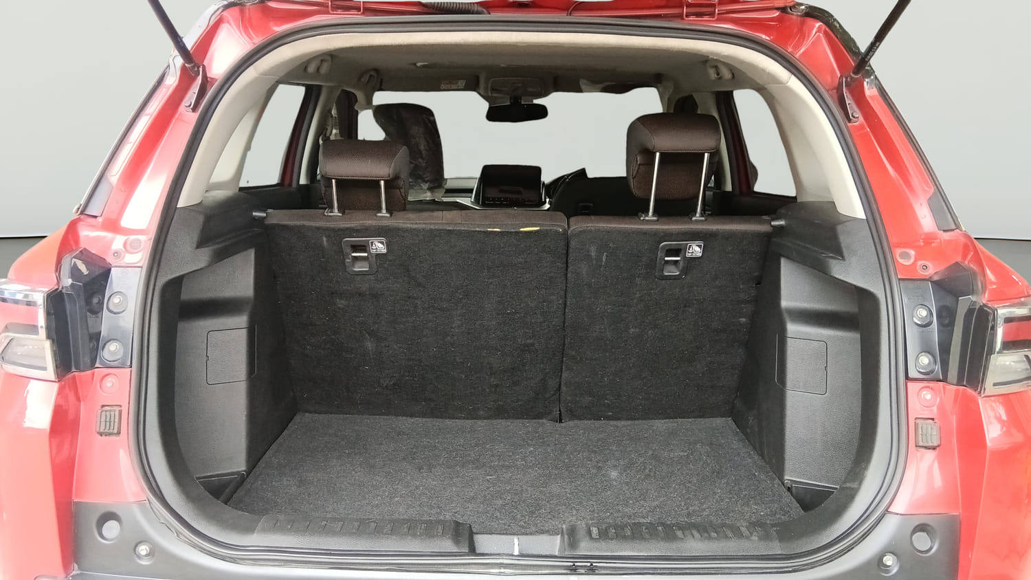 Used 2022 Maruti Suzuki Brezza ZXi Plus Petrol Manual interior DICKY INSIDE VIEW