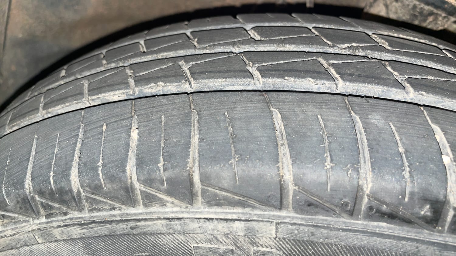 Used 2021 Maruti Suzuki Alto 800 Vxi Plus Petrol Manual tyres LEFT FRONT TYRE TREAD VIEW