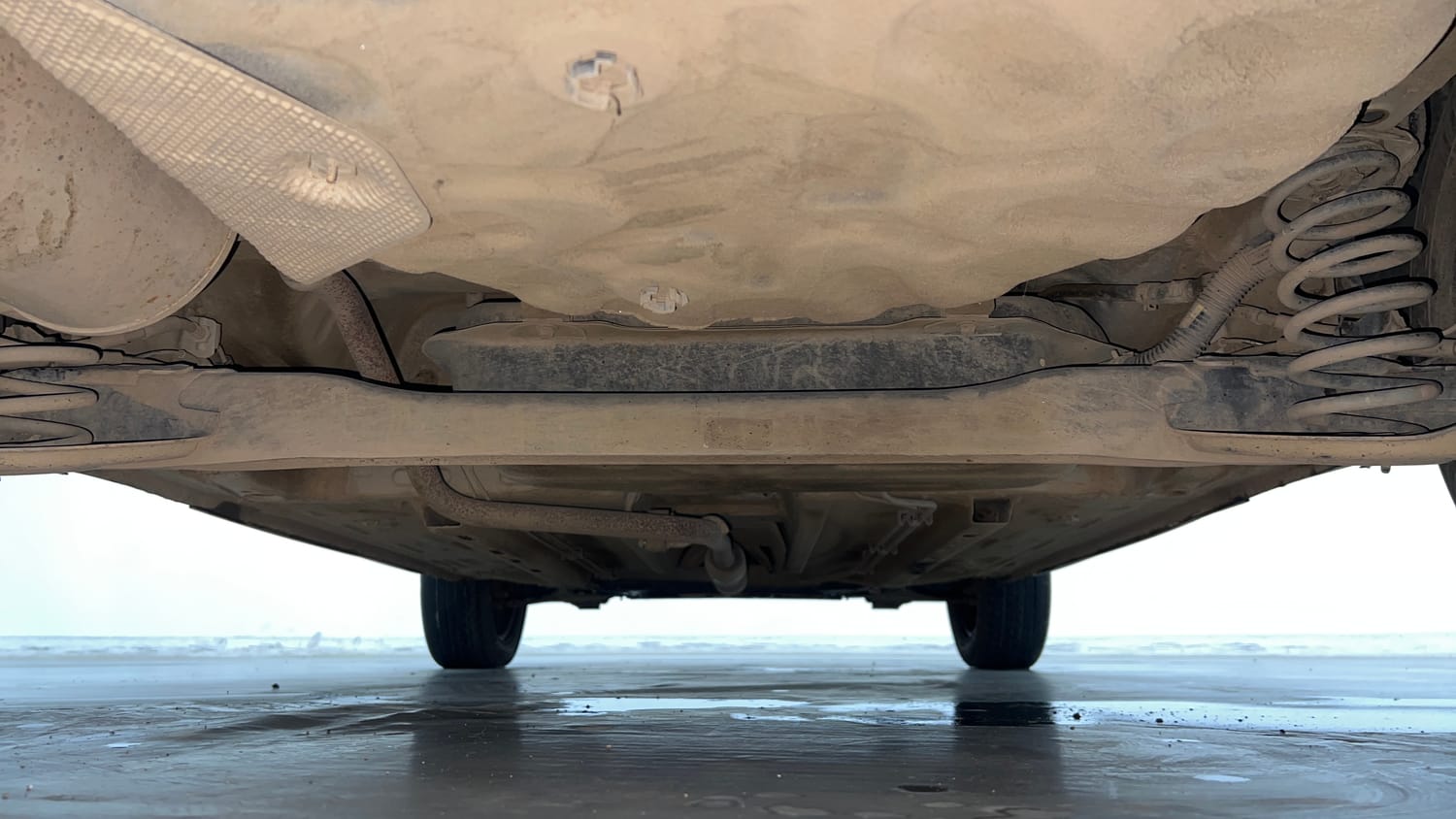 Used 2023 Nissan Magnite XL Petrol Manual extra REAR UNDERBODY VIEW (TAKEN FROM REAR)