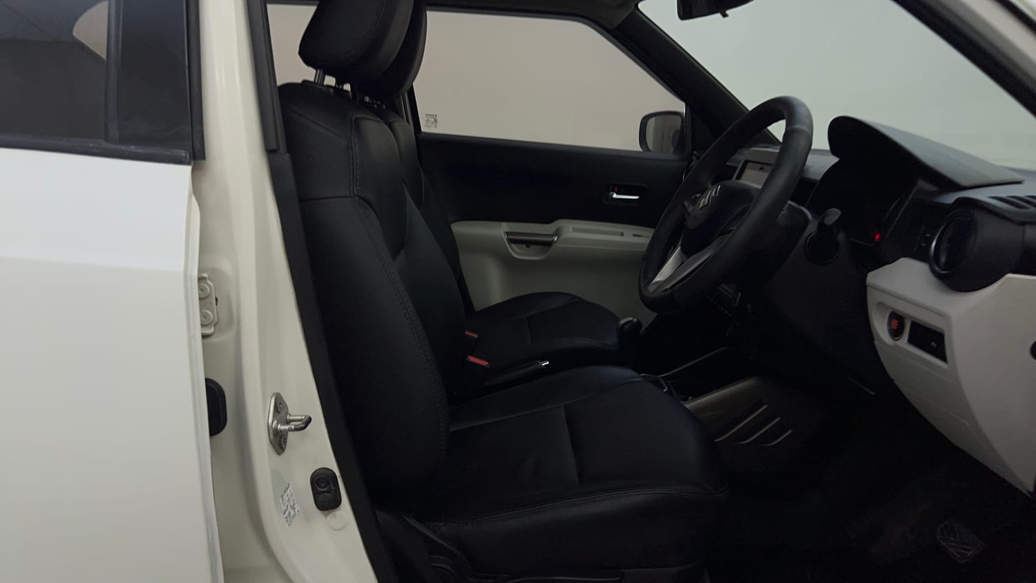 Used 2018 Maruti Suzuki Ignis Alpha 1.2 AMT Petrol Automatic interior RIGHT SIDE FRONT DOOR CABIN VIEW