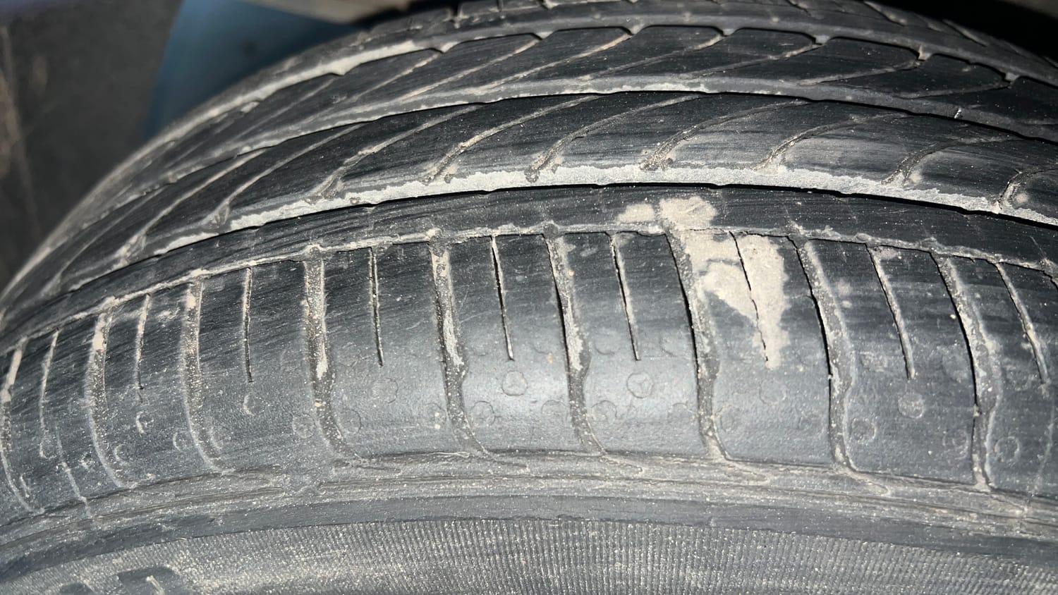 Used 2024 Hyundai Grand i10 Nios Sportz 1.2 Kappa VTVT Petrol Manual tyres LEFT FRONT TYRE TREAD VIEW