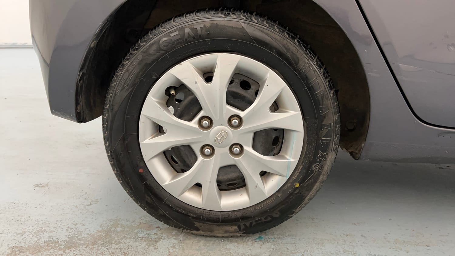 Used 2016 Hyundai Grand i10 Magna 1.2 Kappa VTVT Petrol Manual tyres RIGHT REAR TYRE RIM VIEW