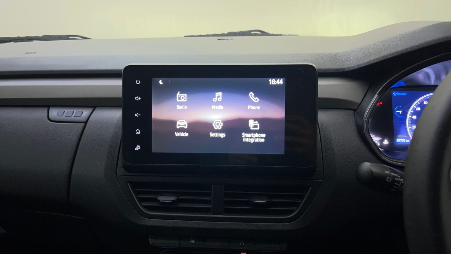 Used 2021 Renault Kiger RXZ 1.0 Turbo MT CNG (Outside Fitted) Cng Manual top_features Integrated (in-dash) music system