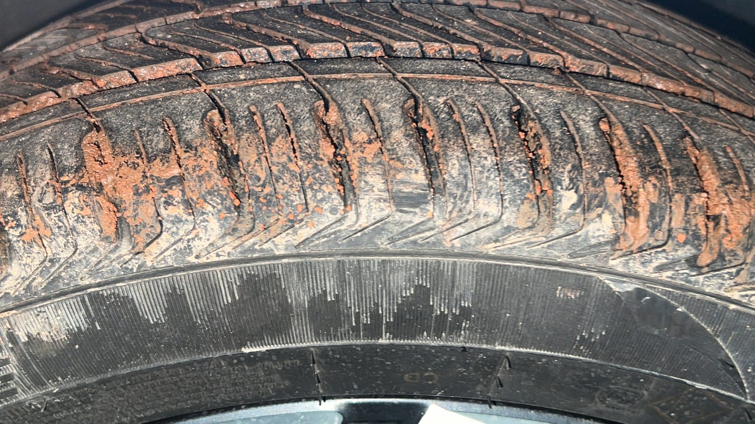 Used 2022 Hyundai New i20 Asta (O) 1.2 MT Petrol Manual tyres RIGHT FRONT TYRE TREAD VIEW
