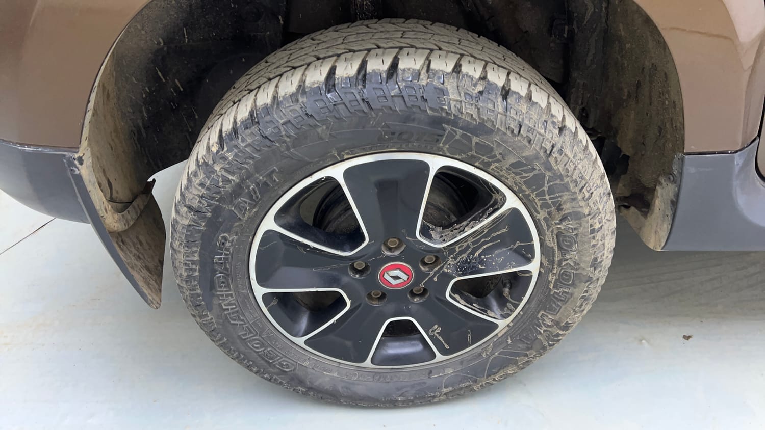 Used 2017 Renault Duster 85 PS RXS 4X2 MT Diesel Diesel Manual tyres RIGHT REAR TYRE RIM VIEW