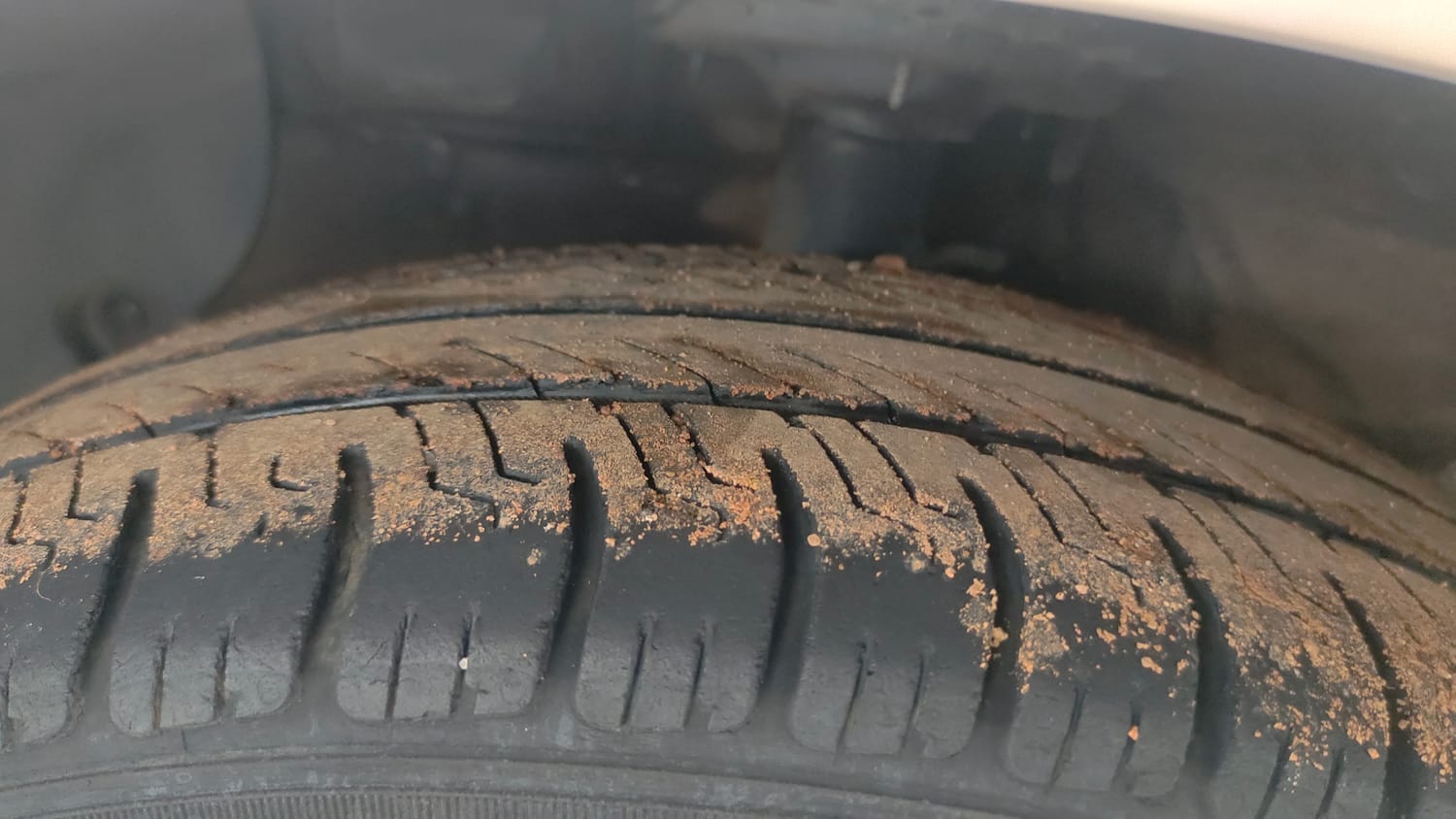 Used 2017 Hyundai Xcent SX Petrol Manual tyres LEFT FRONT TYRE TREAD VIEW