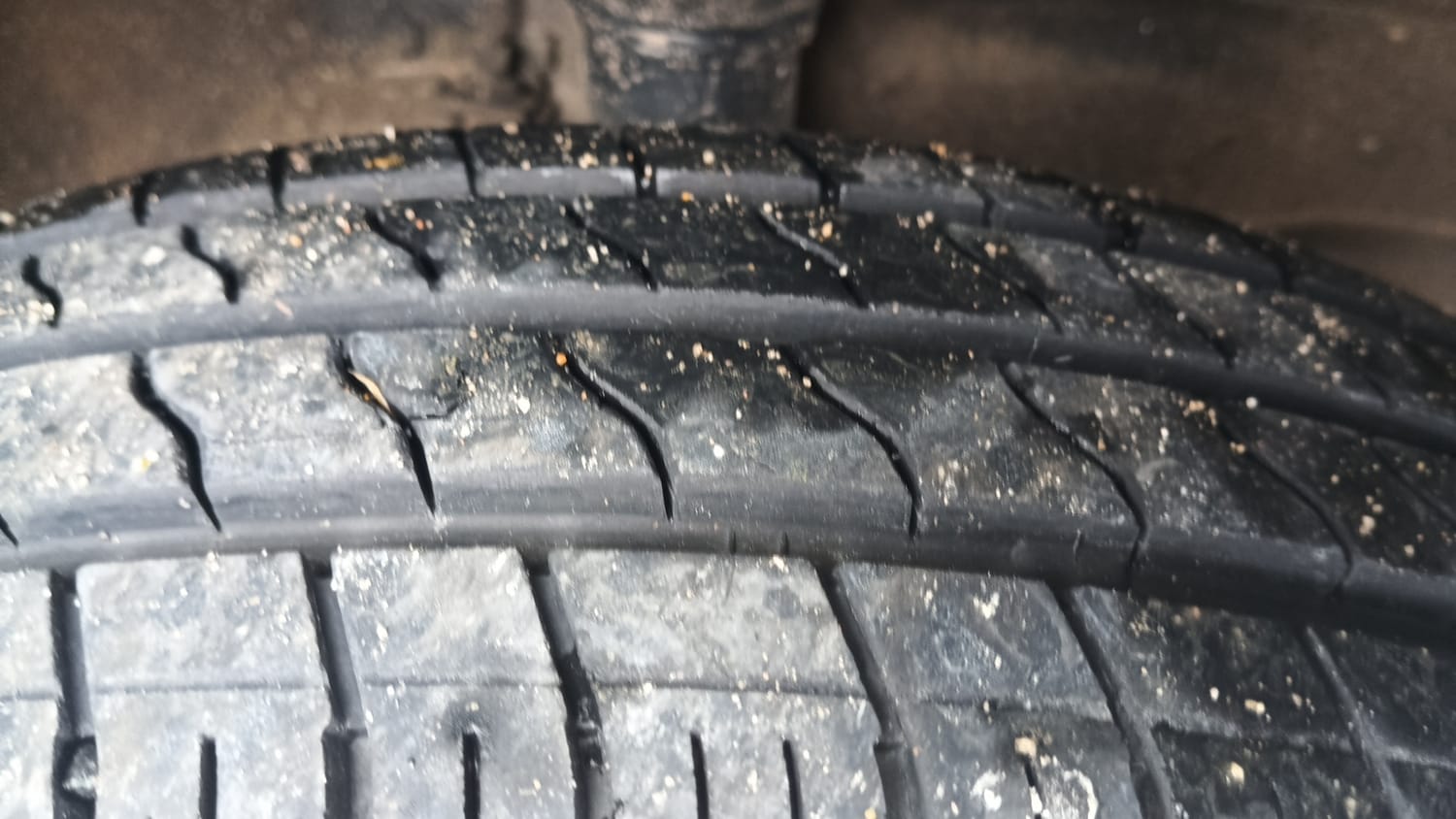 Used 2016 Maruti Suzuki Wagon R VXI Petrol Manual tyres RIGHT FRONT TYRE TREAD VIEW