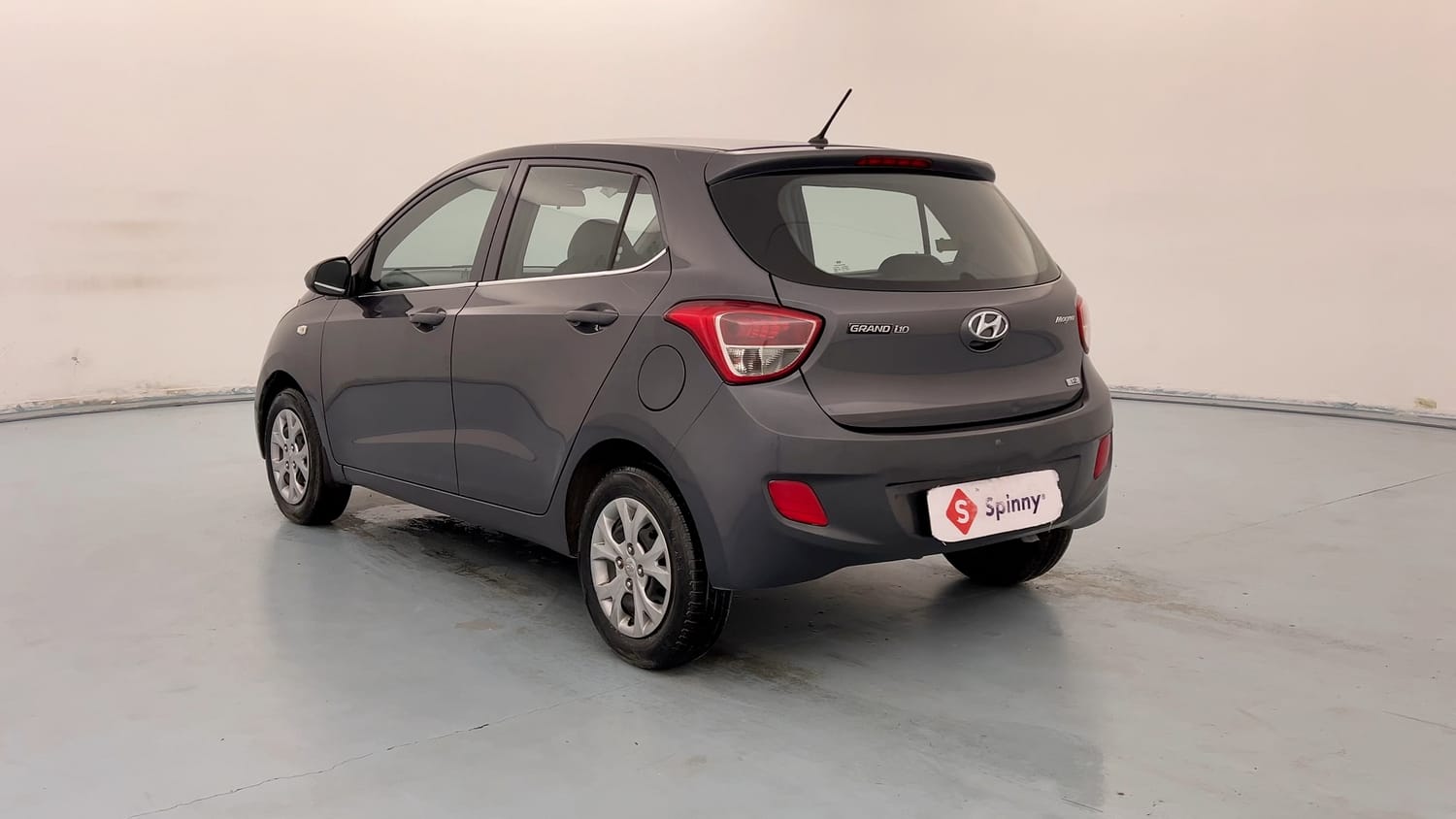 Used 2016 Hyundai Grand i10 Magna 1.2 Kappa VTVT Petrol Manual exterior LEFT REAR CORNER VIEW